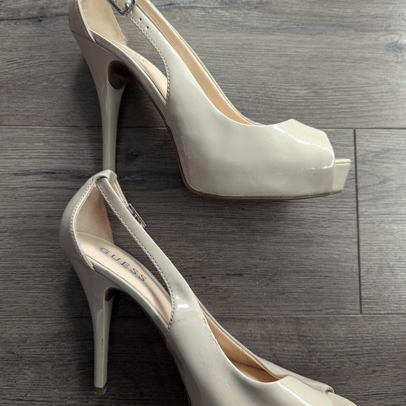 Guess nude peep toe pumps - Picture 2 of 4